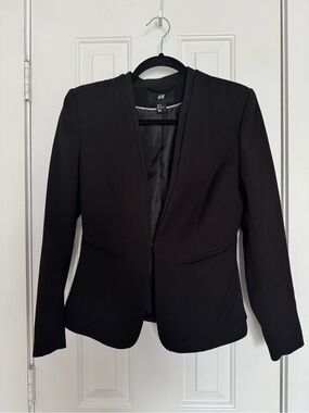 H&M Black Women's Collarless Tailored Blazer